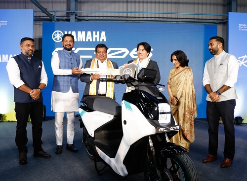 ವಿದ್ಯುತ್ ಚಾಲಿತ ಯಮಾಹಾ ಇಸಿ-06 ಬೈಕ್ ಹಸ್ತಾಂತರಿಸಿದ ಸಚಿವ ಎಂ.ಬಿ ಪಾಟೀಲ್